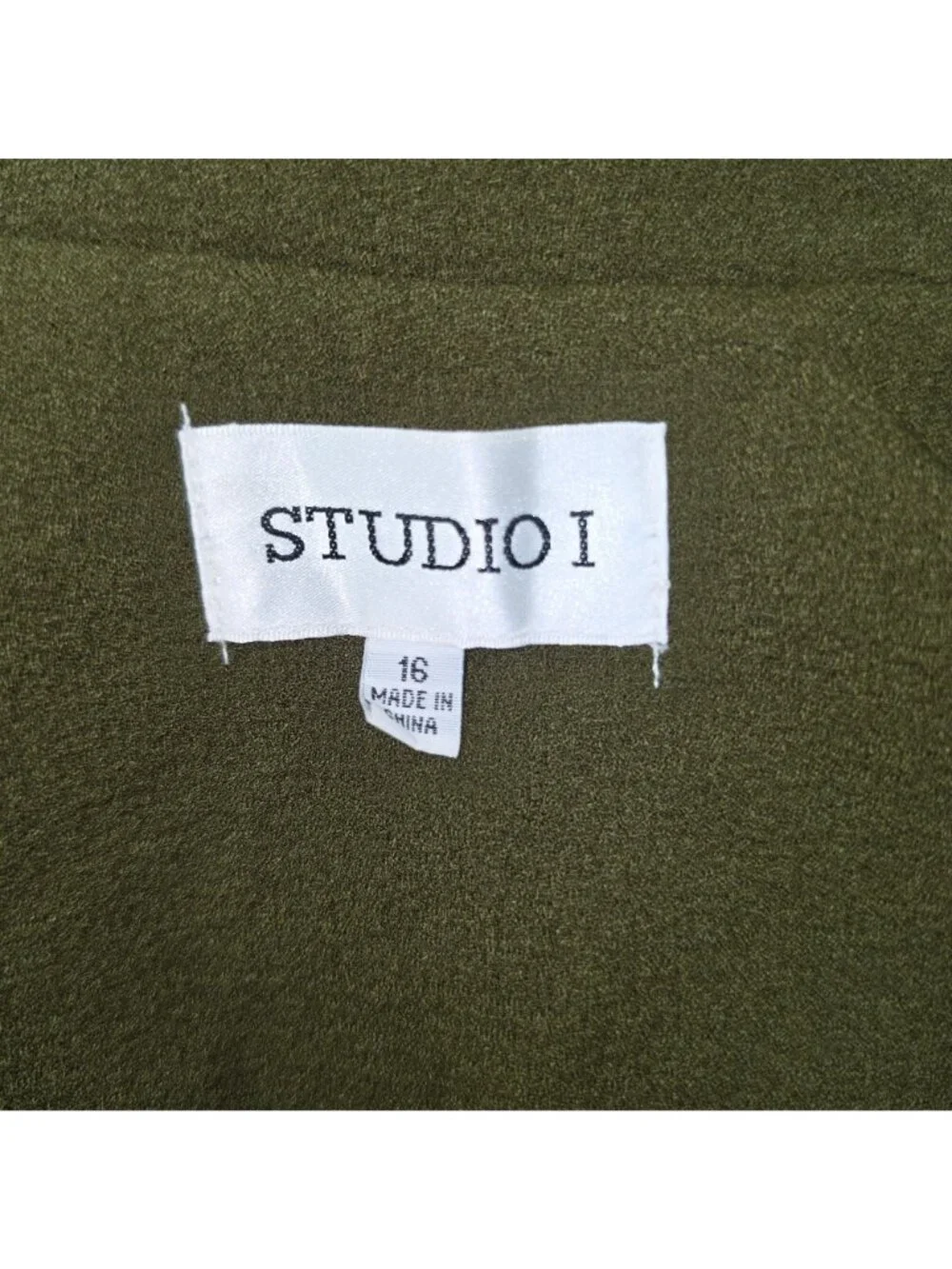 Women's Studio I Olive Green Suit Jacket Pleated Back 2 Button Size 16 Cropped